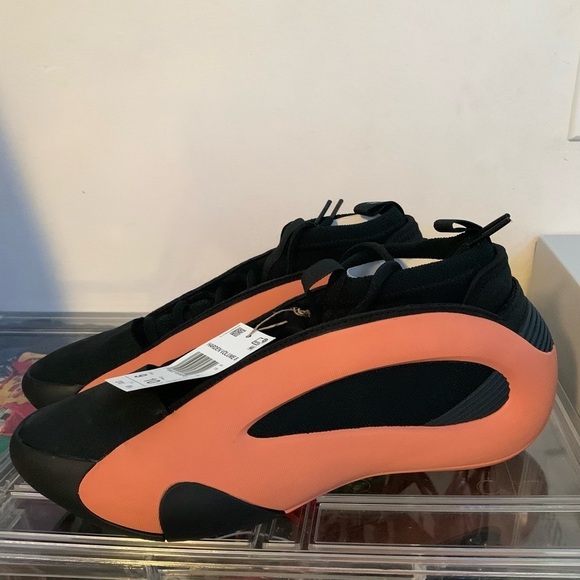 Adidas Harden Volume 8 - Picture 2 of 6